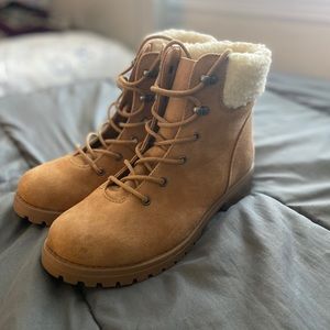 Cliffs by White Mountain faux fur boots